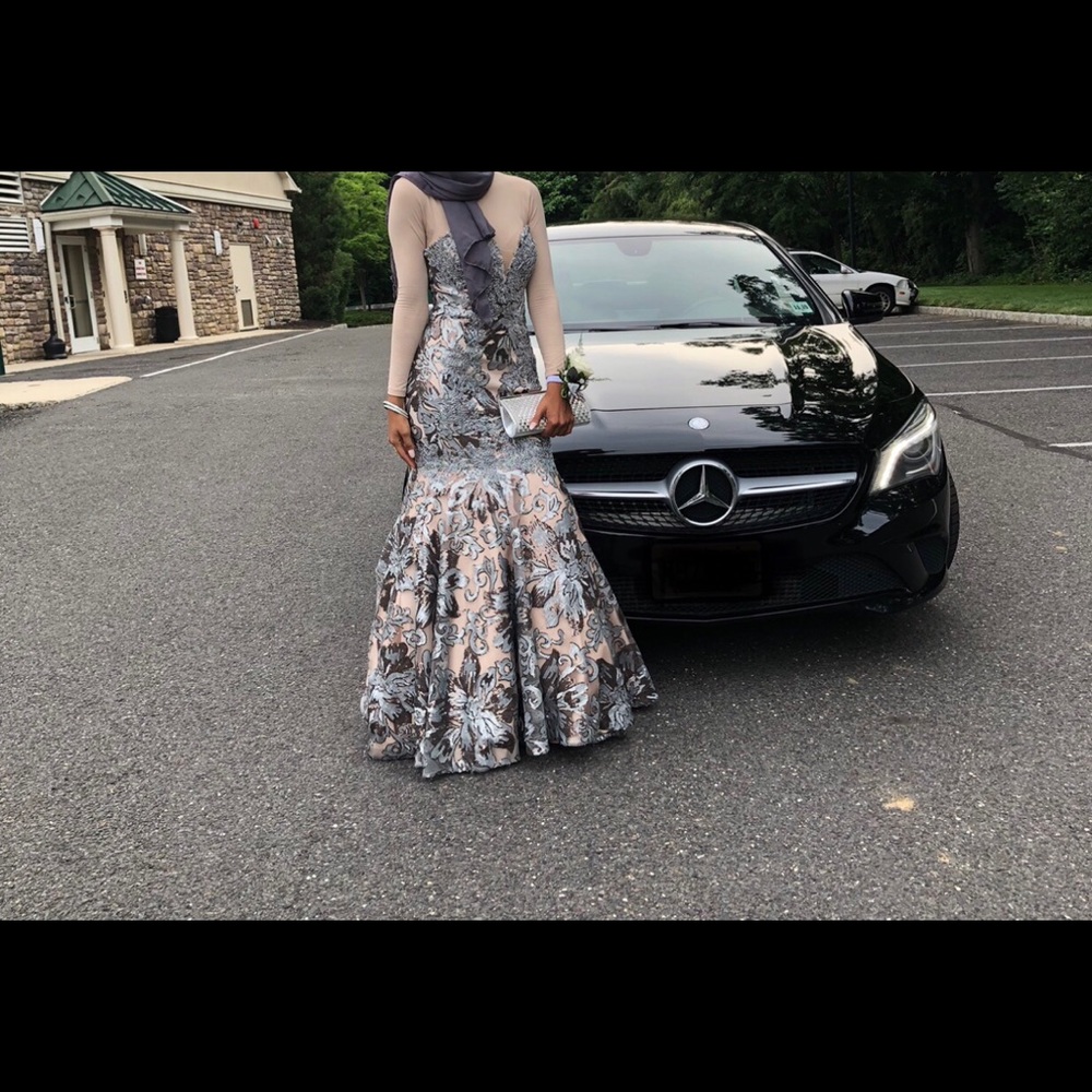 Prom dress - Picture 3 of 5
